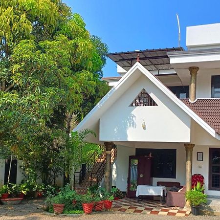 Alma Homestay Mararikulam Ngoại thất bức ảnh